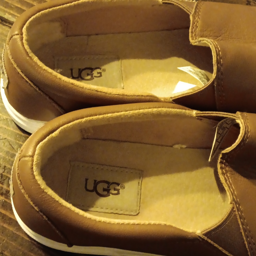 Ugg slip on leather sneakers - Picture 2 of 5